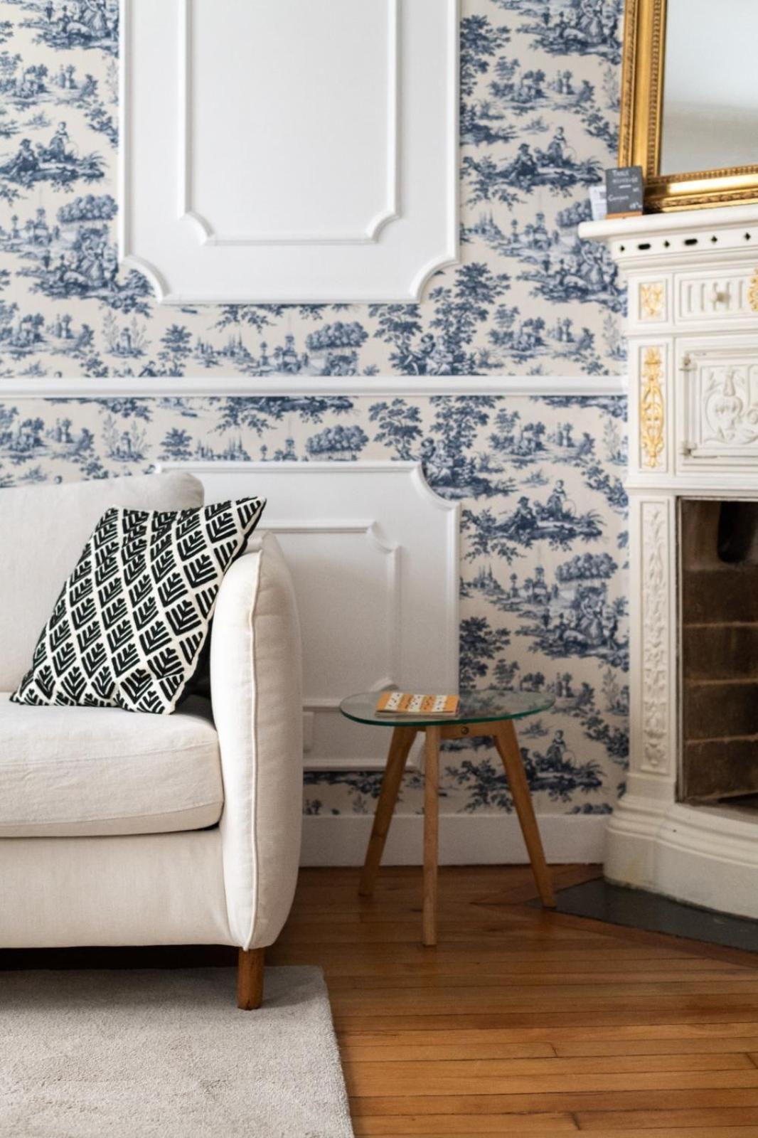 Apartment Charming Parisian Flat Near Eiffel Tower *