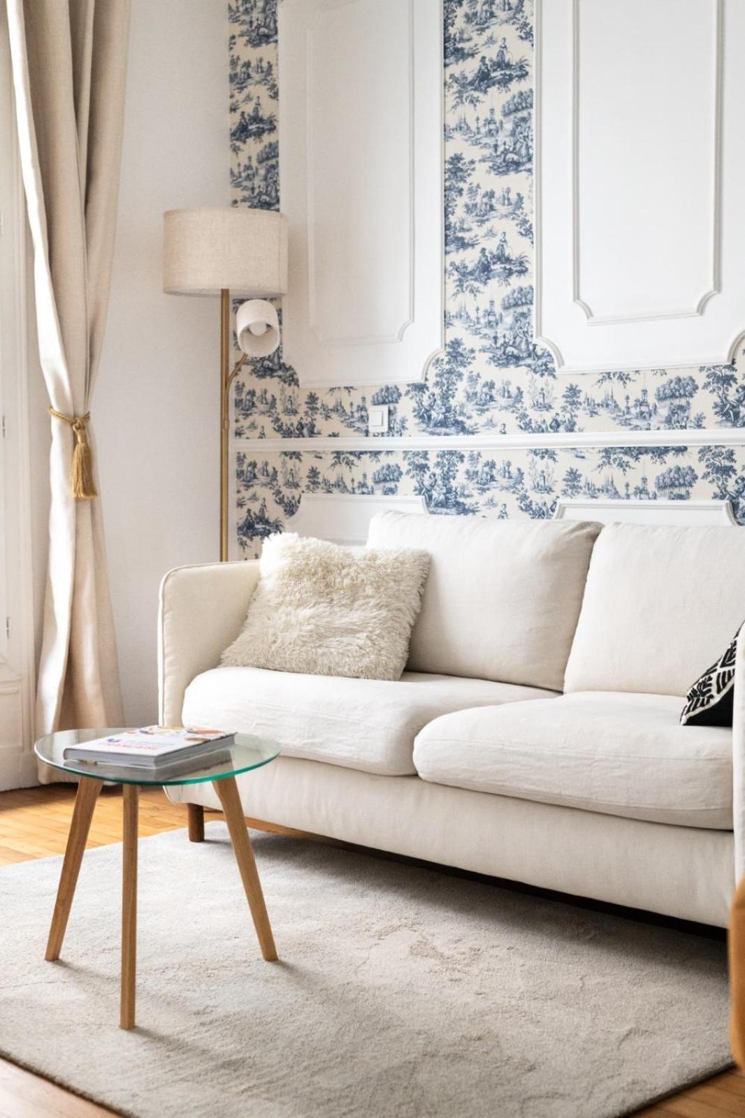 Apartment Charming Parisian Flat Near Eiffel Tower *