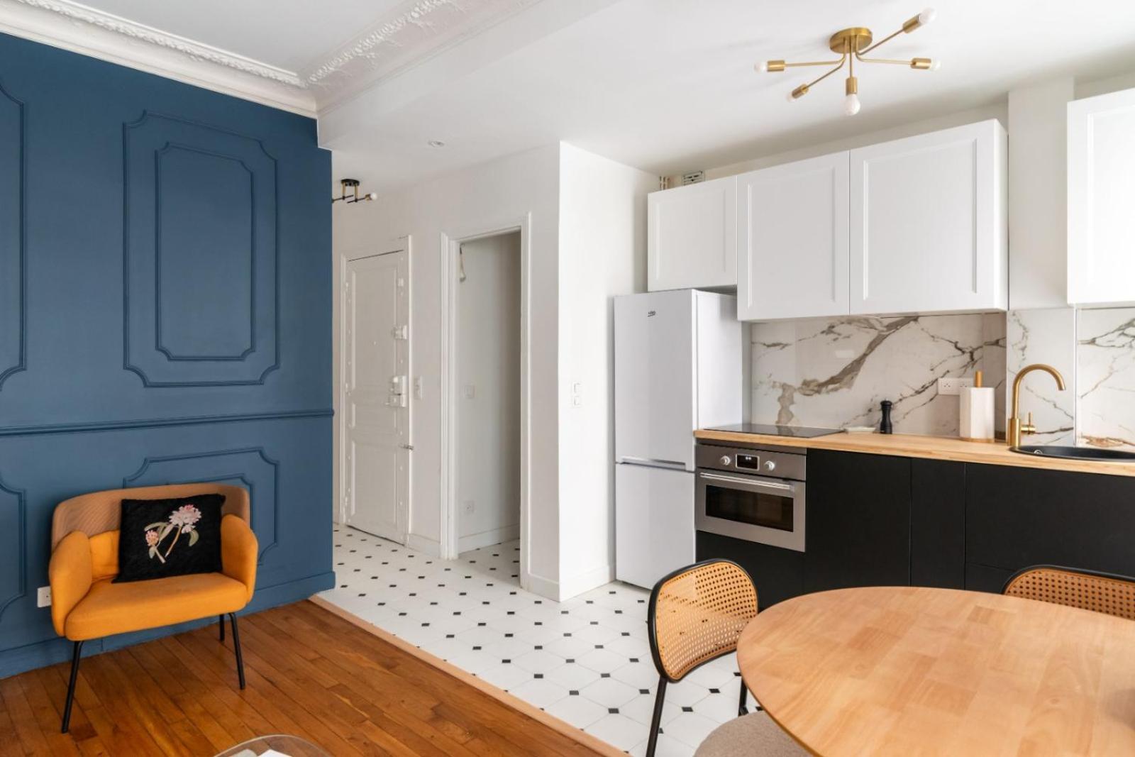 Apartment Charming Parisian Flat Near Eiffel Tower *